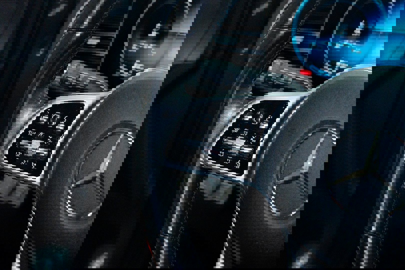 Used 2020 Mercedes-Benz GLS 450 4MATIC w/ Convenience Package image 43