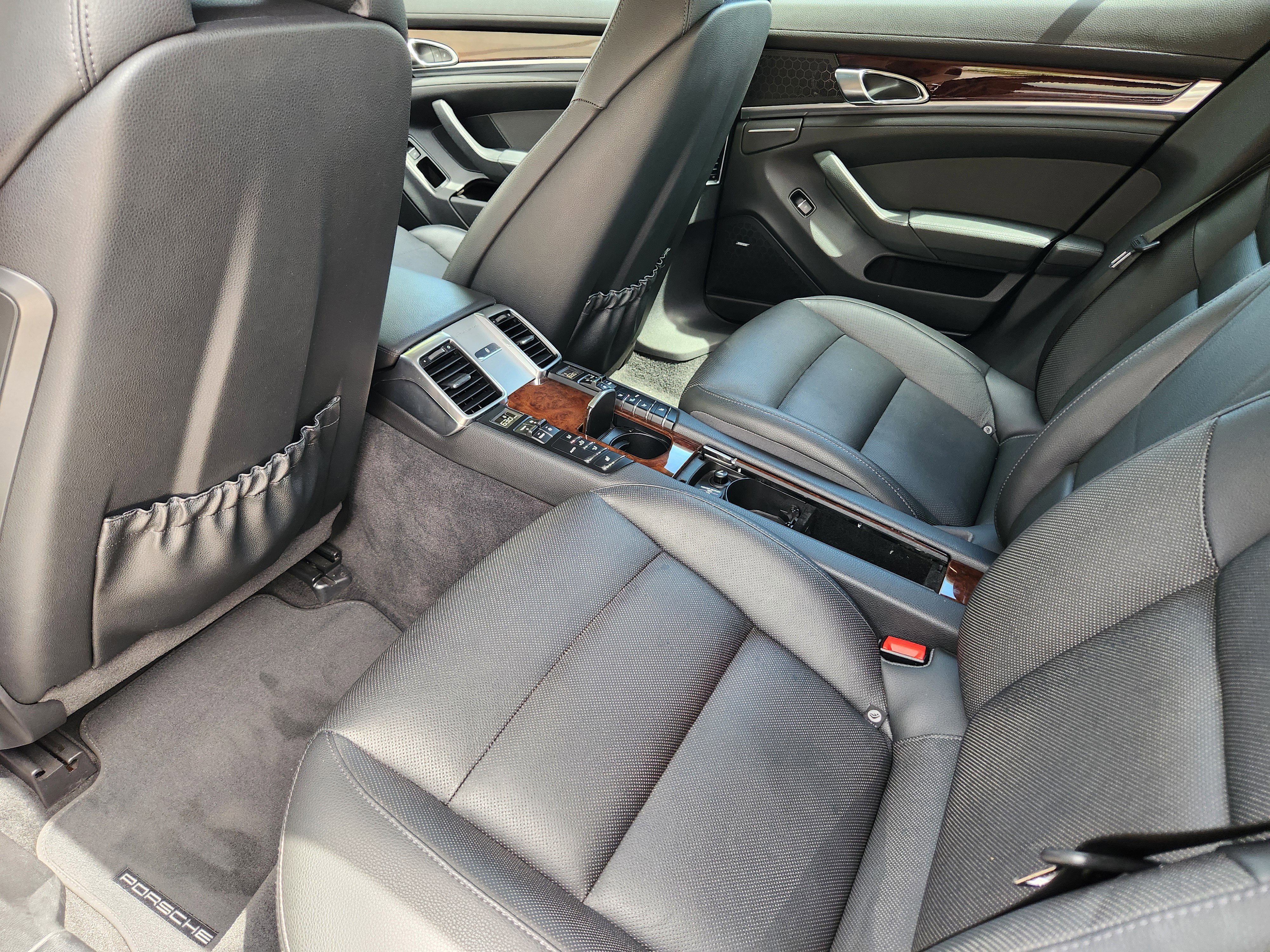 Used 2015 Porsche Panamera S image 23