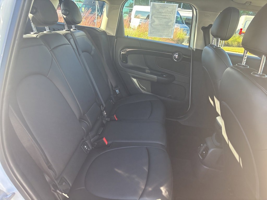 Used 2019 MINI Cooper Countryman w/ Premium Package image 21