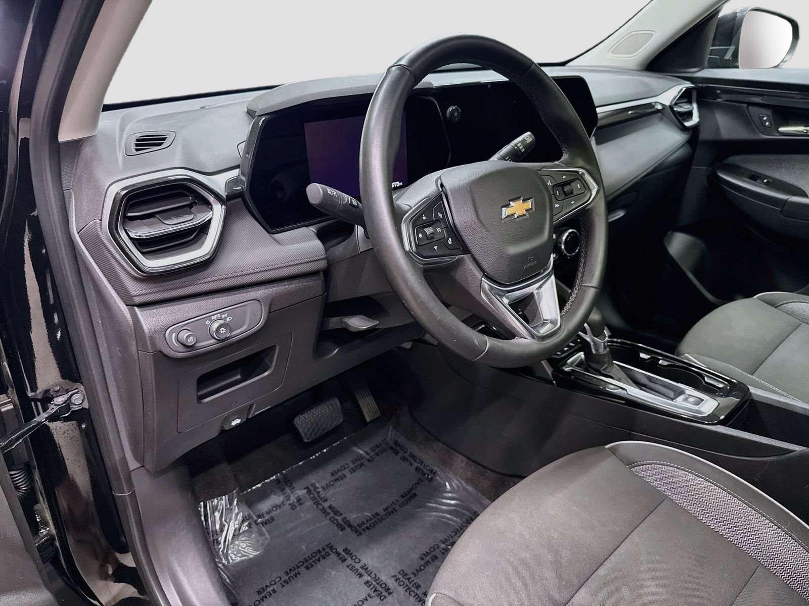 Used 2024 Chevrolet TrailBlazer LT w/ Convenience Package AWD/4WD image 11
