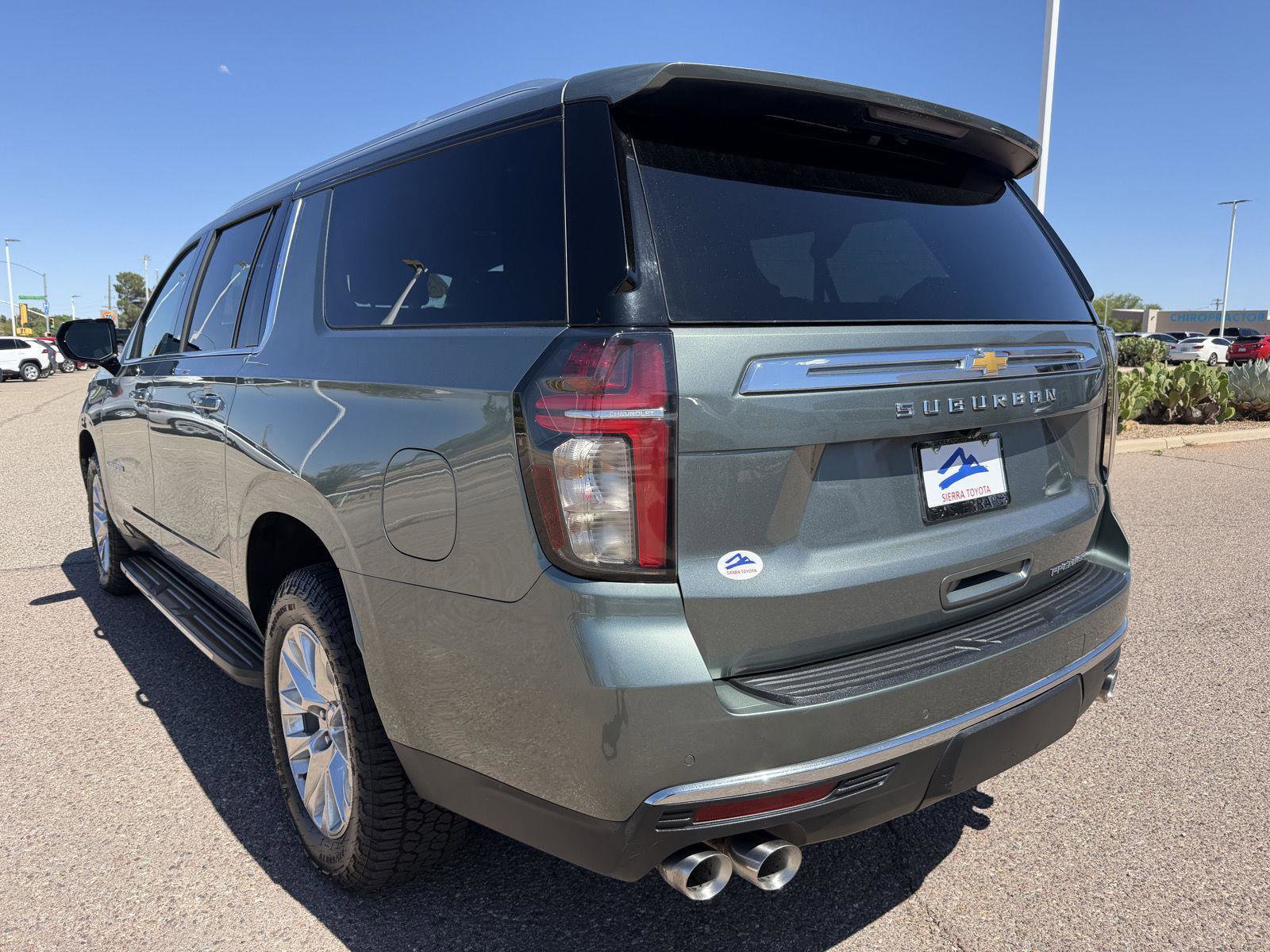 Used 2023 Chevrolet Suburban Premier RWD image 3