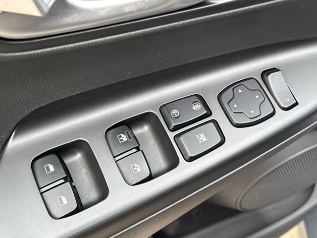 Used 2023 Hyundai Kona SE image 24