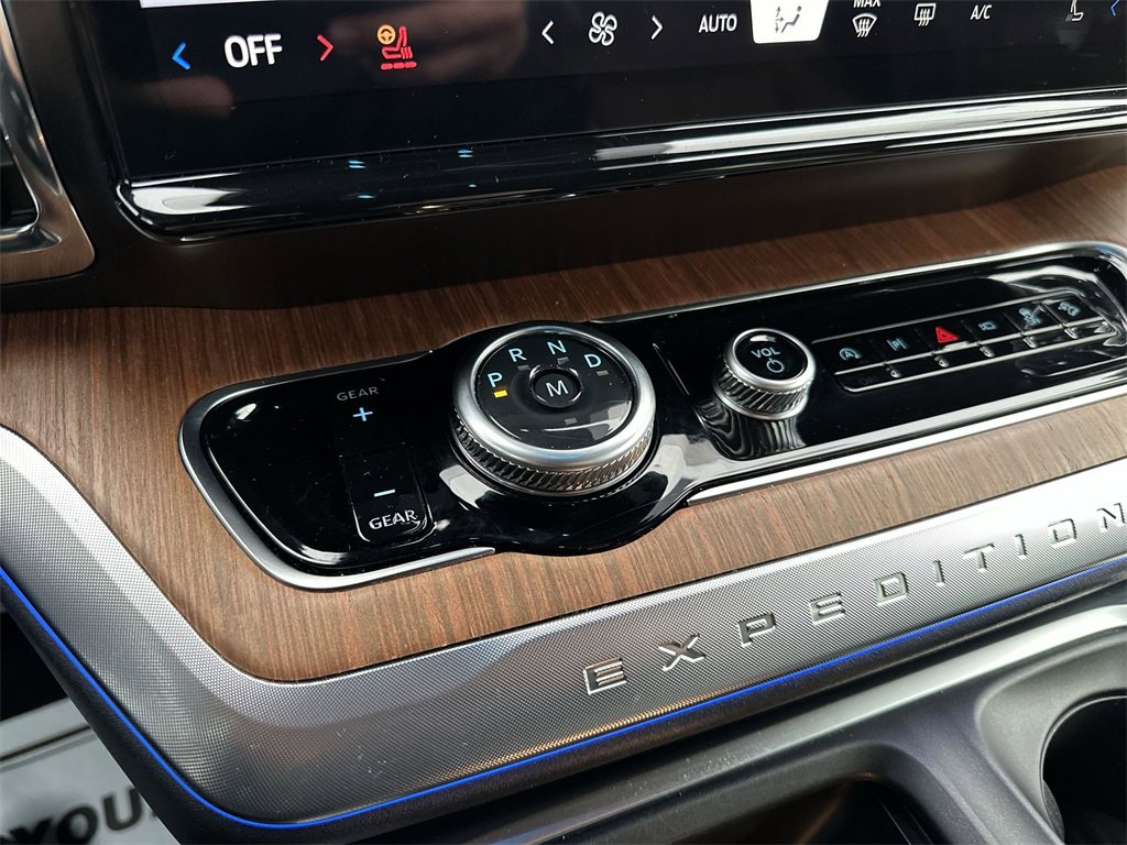 Used 2025 Ford Expedition Max King Ranch image 20