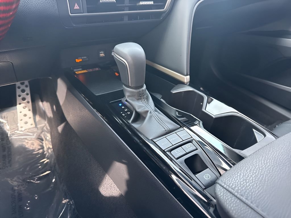 Used 2025 Toyota Camry XSE FWD image 17