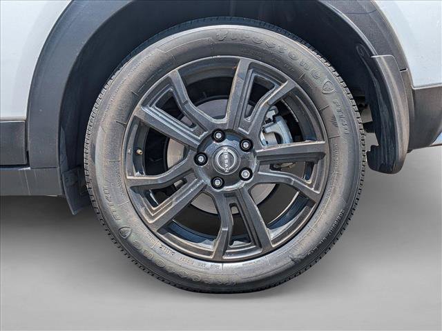 Used 2024 Nissan Kicks SR w/ SR Premium Package FWD image 9