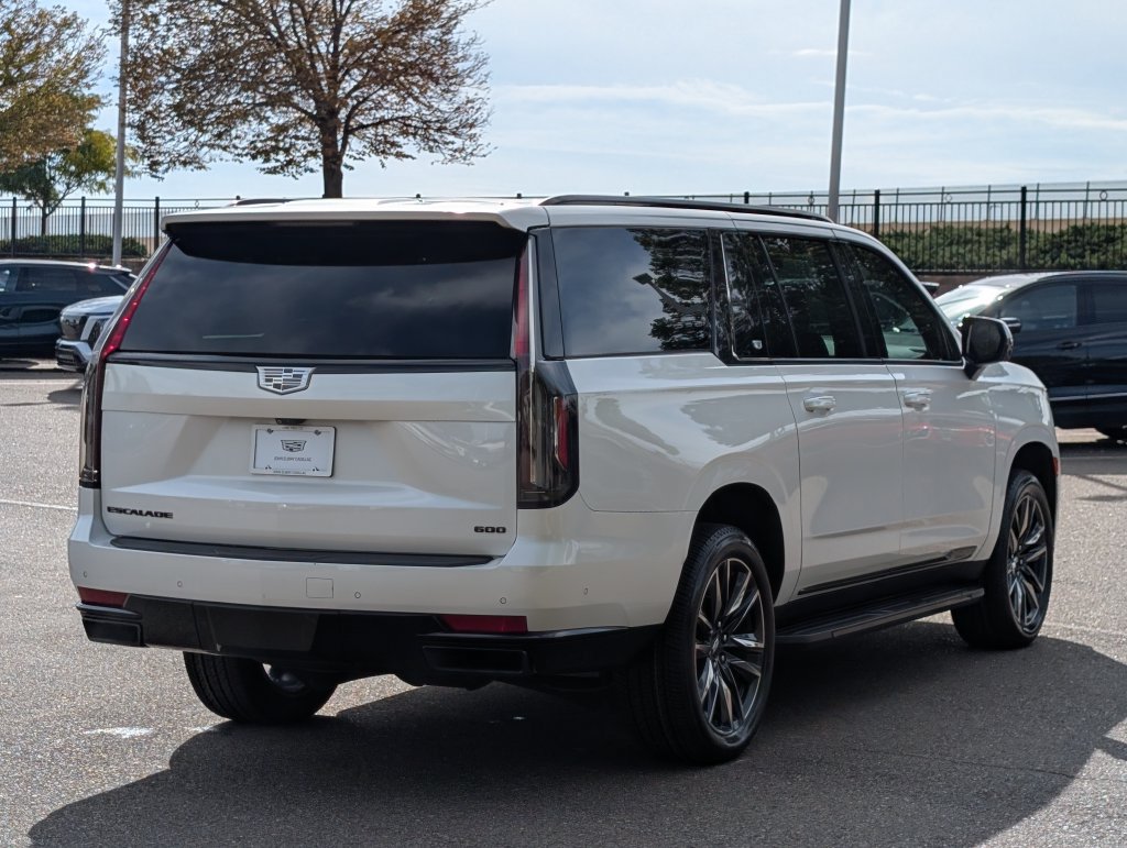 Used 2021 Cadillac Escalade ESV Sport AWD/4WD image 5