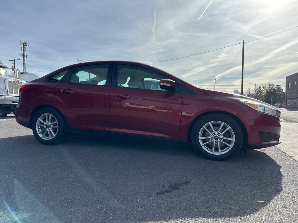 Used 2016 Ford Focus SE image 3