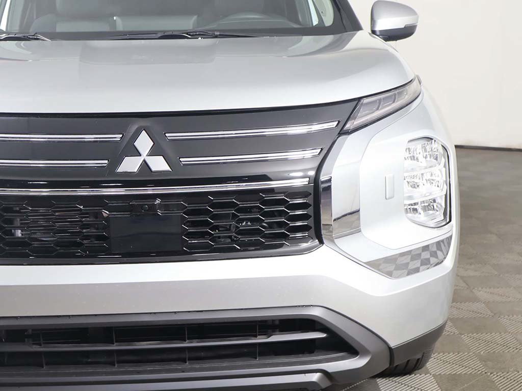New 2026 Mitsubishi Outlander ES AWD/4WD image 14