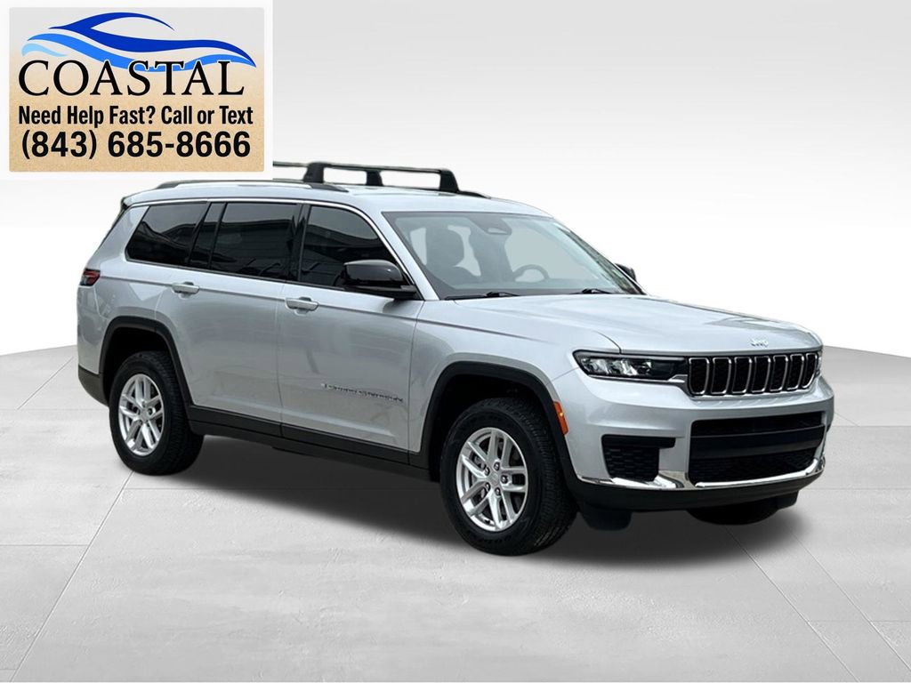 Used 2023 Jeep Grand Cherokee L Laredo RWD image 3