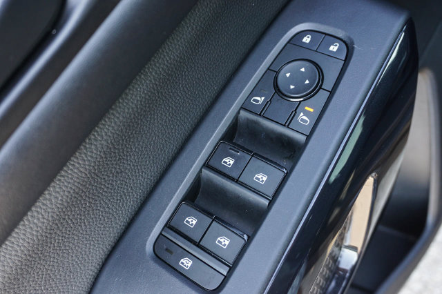 Used 2024 Nissan Pathfinder SV AWD/4WD image 16