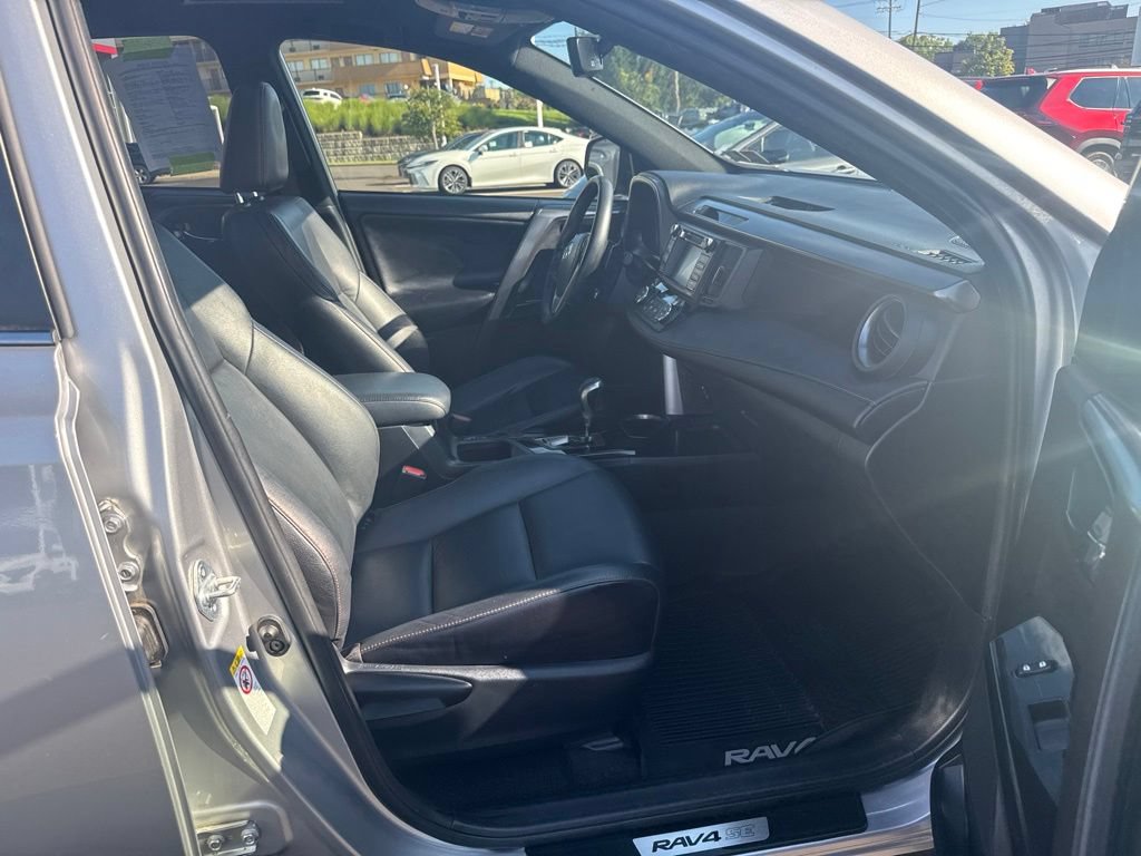 Used 2019 Chevrolet Traverse LT FWD image 7