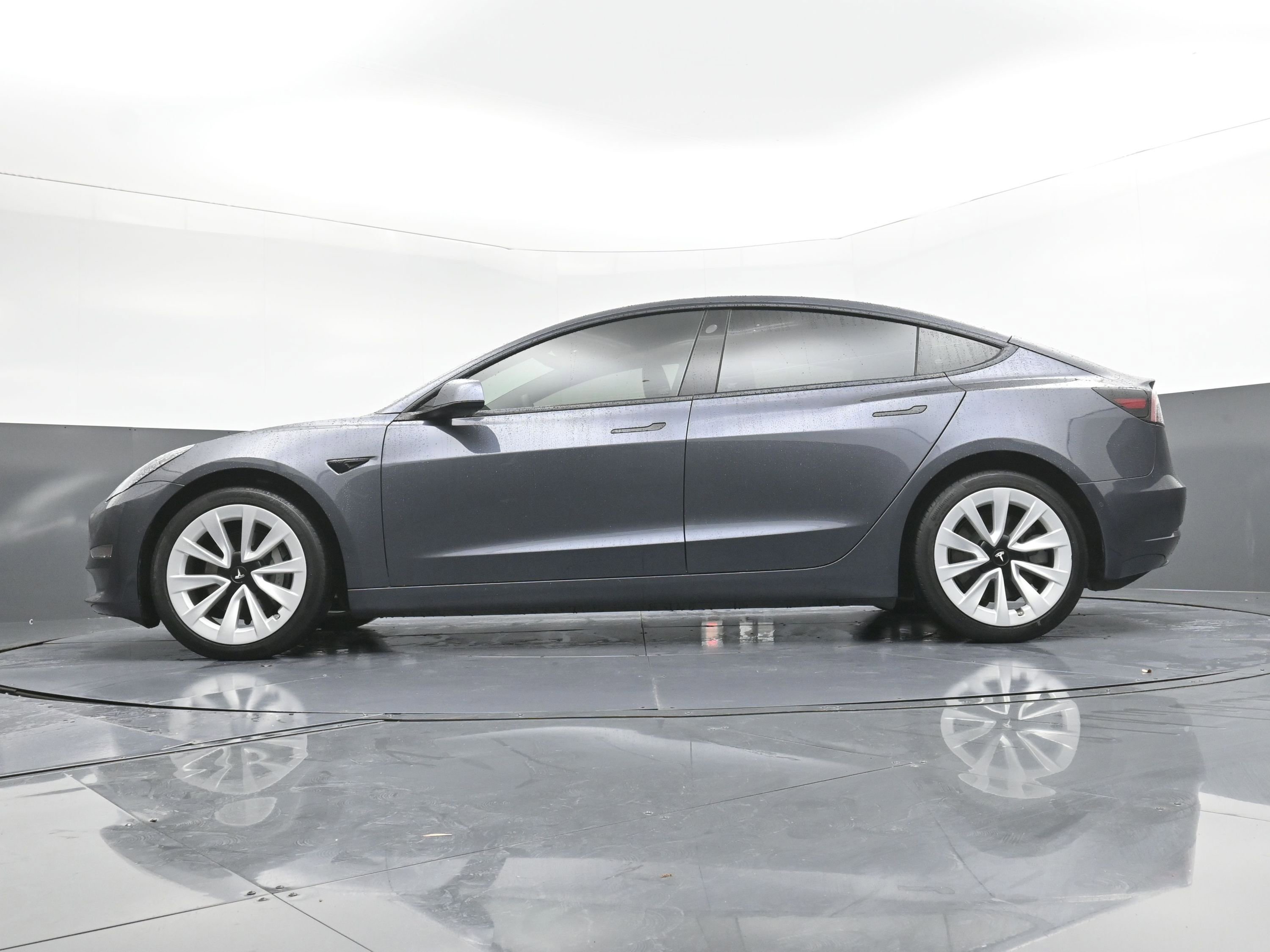 Used 2021 Tesla Model 3 Standard Range Plus image 26
