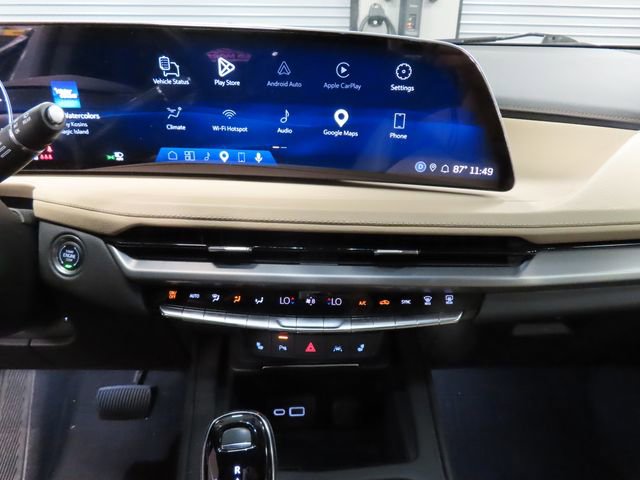 Used 2024 Cadillac XT4 Luxury w/ Cold Weather Package FWD image 22