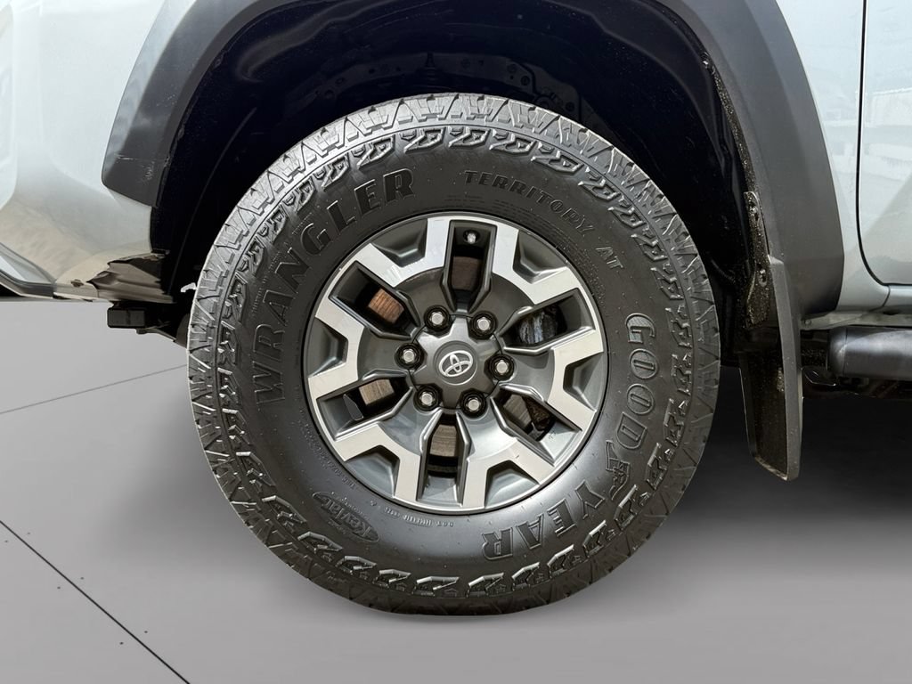 Used 2019 Toyota Tacoma TRD Off-Road w/ Technology Package AWD/4WD image 30