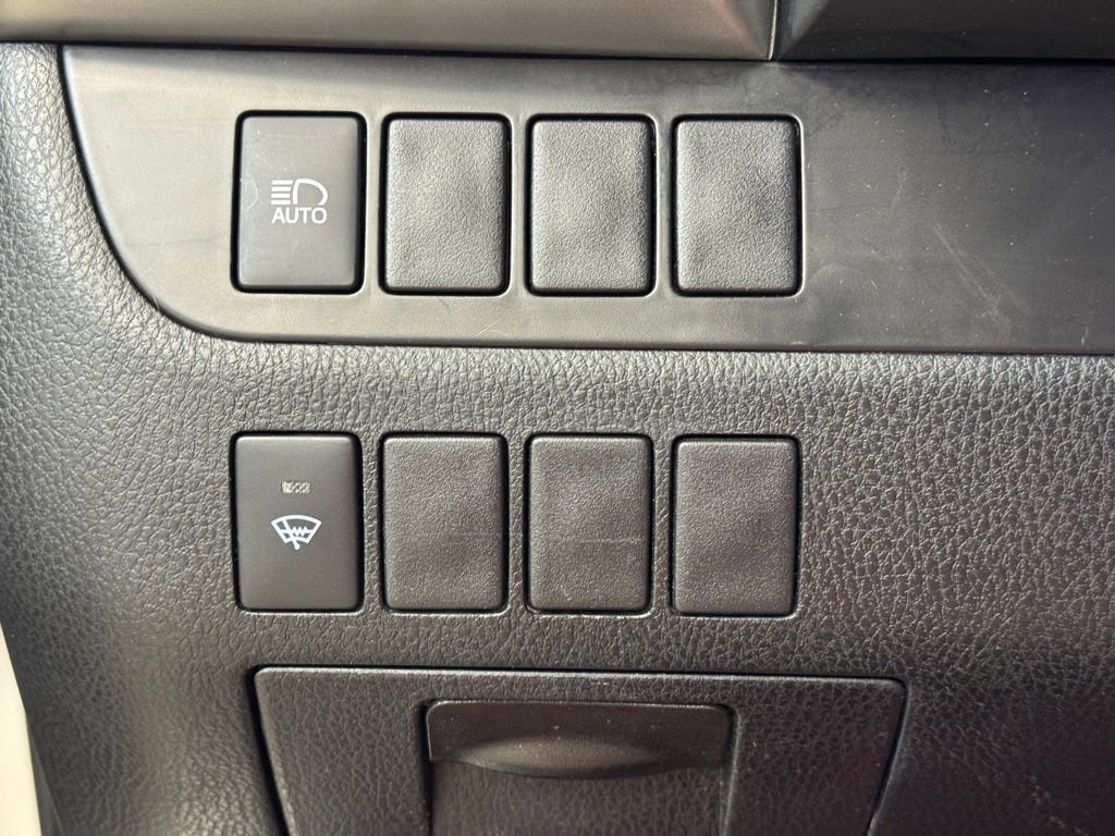 Used 2018 Toyota Highlander LE FWD image 27