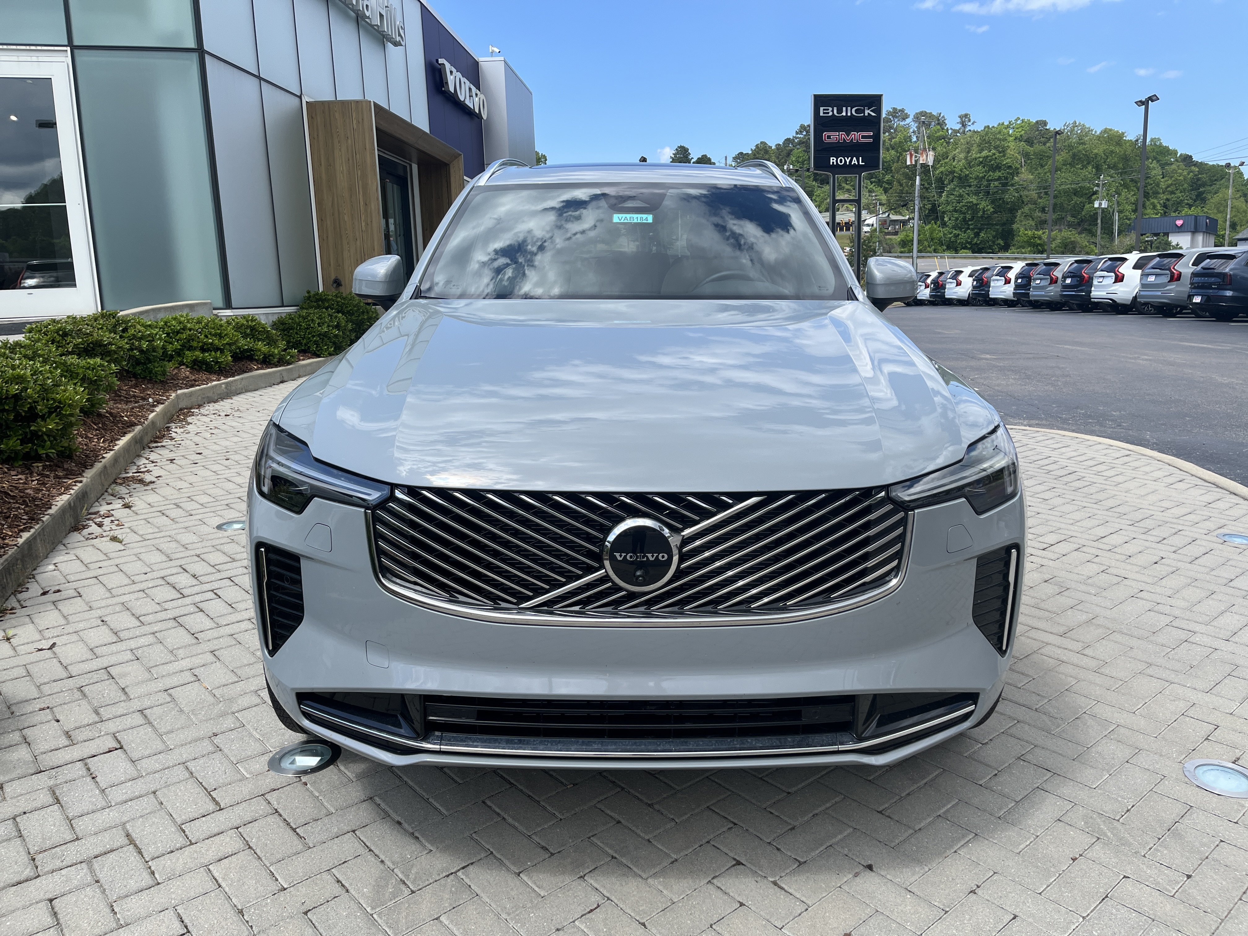 New 2026 Volvo XC90 B6 Plus w/ Protection Package Premier AWD/4WD image 8