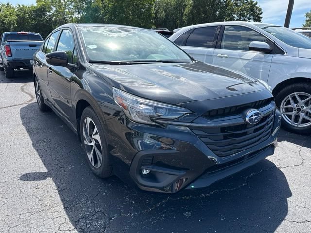 Used 2025 Subaru Legacy Premium AWD/4WD image 1
