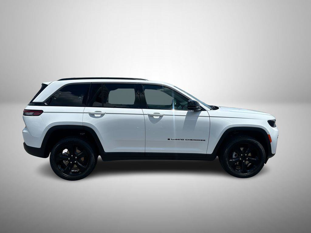 New 2026 Jeep Grand Cherokee Limited w/ Limited Altitude Package RWD image 5