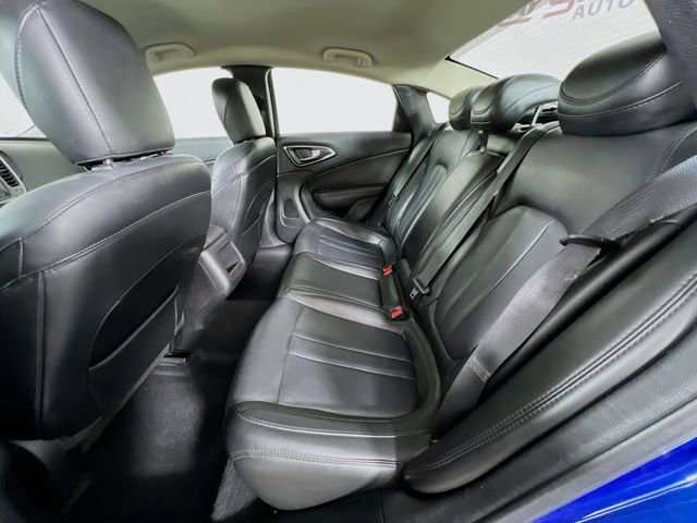Used 2017 Chrysler 200 Limited Platinum image 23