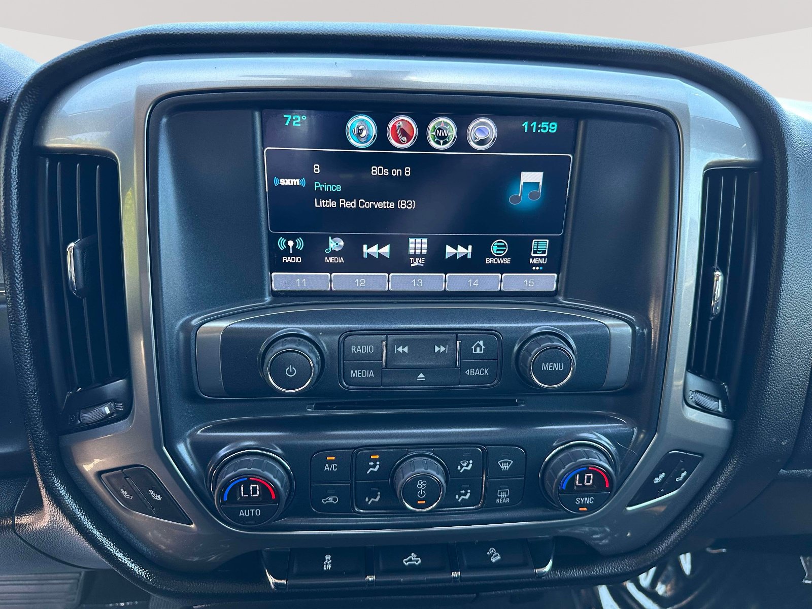Used 2018 Chevrolet Silverado 1500 LT w/ All Star Edition AWD/4WD image 8