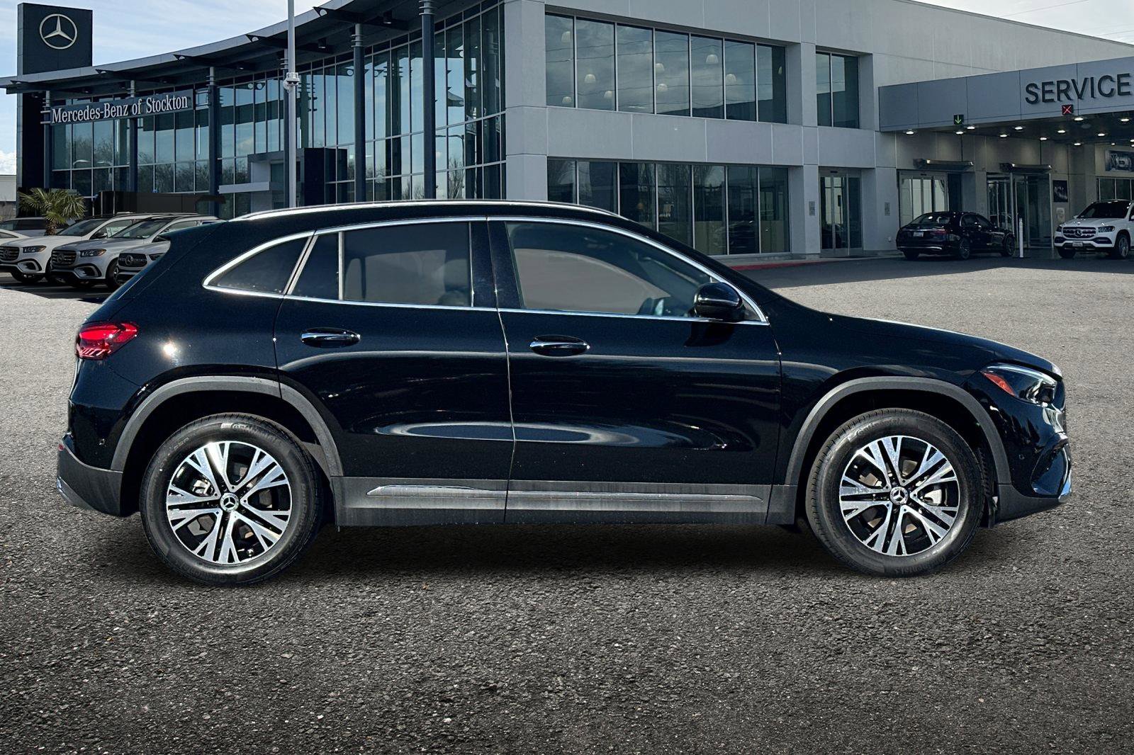 Certified 2025 Mercedes-Benz GLA 250 4MATIC image 3