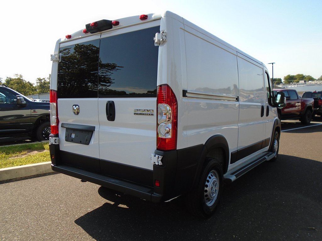 Used 2025 RAM ProMaster 2500 w/ U-Haul Equipment Group FWD image 3