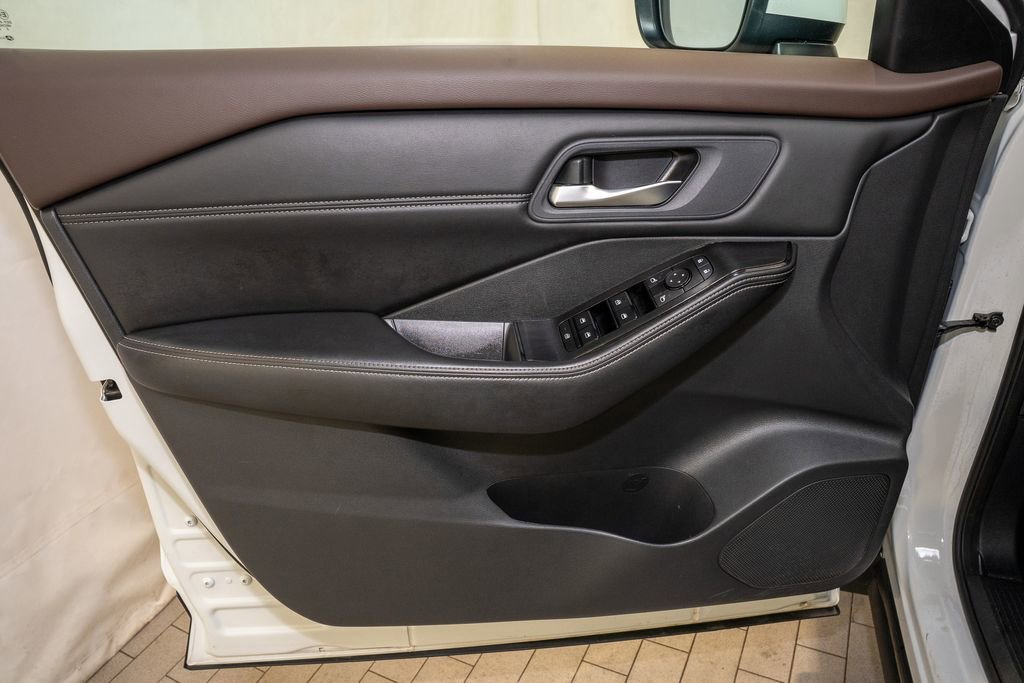 Certified 2023 Nissan Rogue SV w/ SV Premium Package image 13