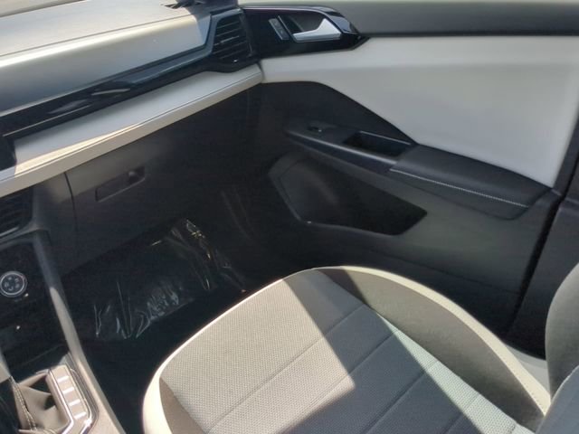 Certified 2025 Volkswagen Taos S FWD image 14
