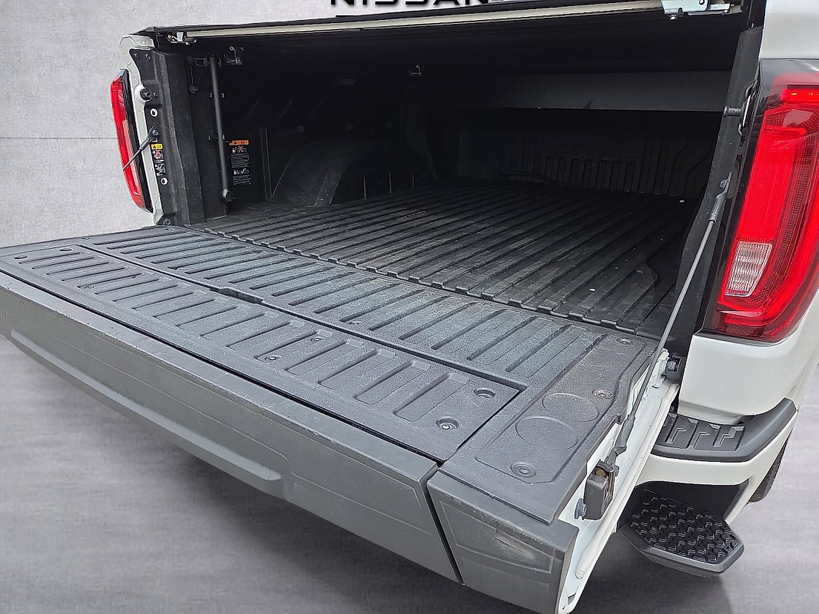 Used 2024 GMC Sierra 1500 Denali Ultimate AWD/4WD image 9