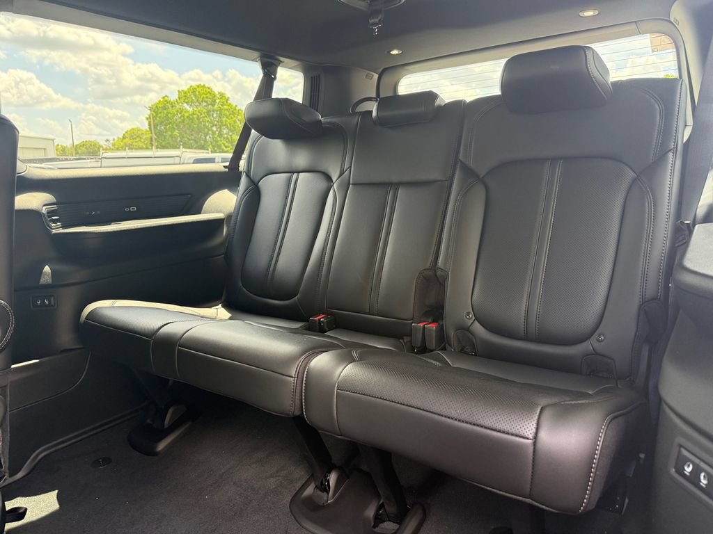 New 2026 Jeep Grand Wagoneer L 4WD w/ Premium Group I image 30