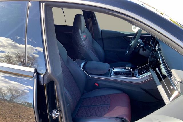 Certified 2025 Audi RS Q8 performance image 7
