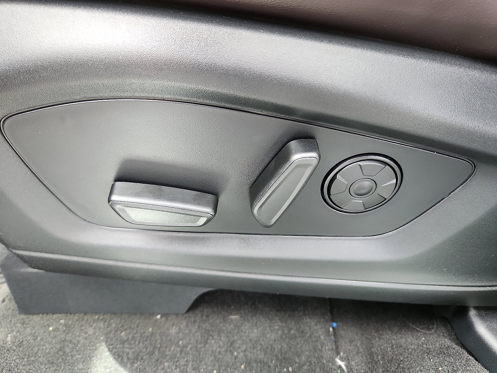 New 2025 Ford Explorer Platinum w/ Ultimate Package image 13