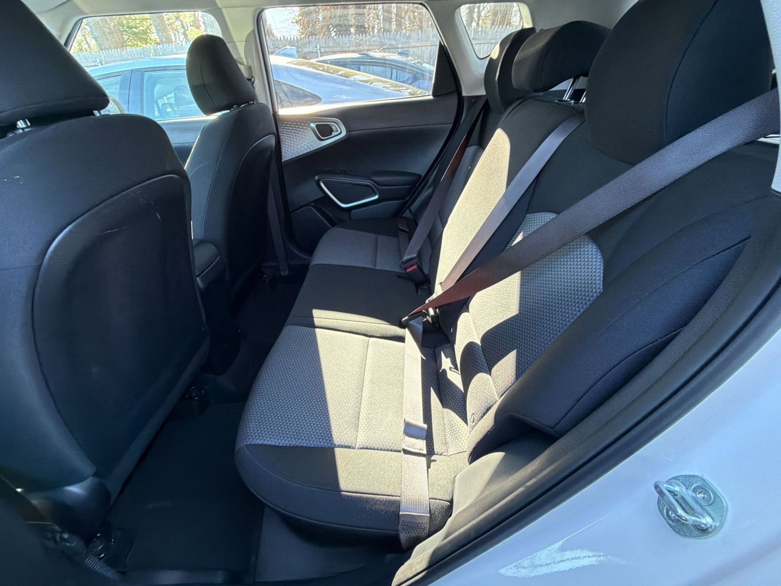 Used 2025 Kia Soul LX w/ LX Technology Package FWD image 9