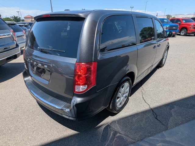 Used 2018 Dodge Grand Caravan SE w/ UConnect Hands-Free Group FWD image 5
