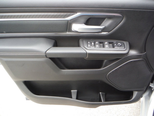 New 2027 RAM 1500 4x4 Crew Cab image 23
