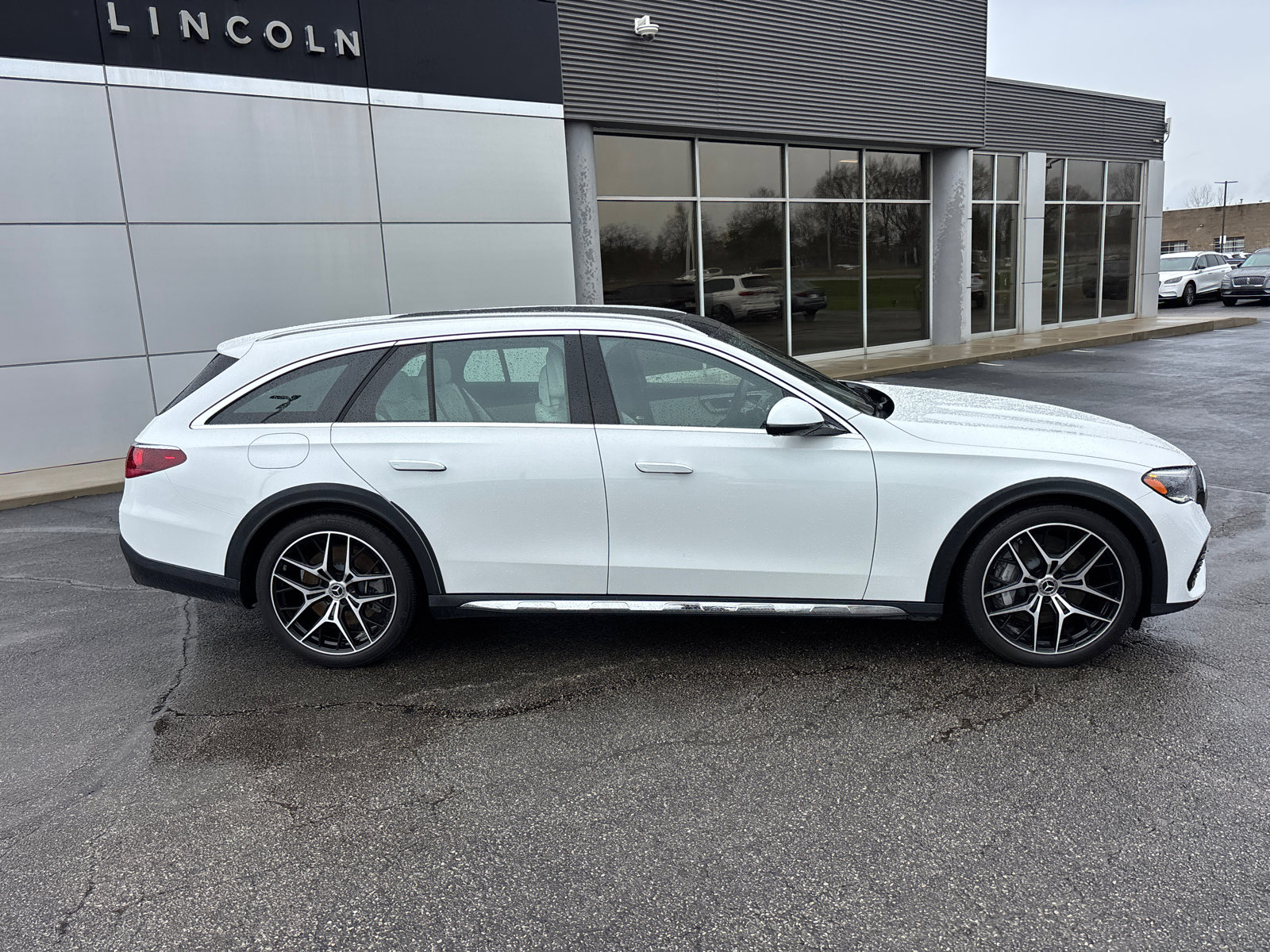 Used 2026 Mercedes-Benz E 450 4MATIC All-Terrain Wagon image 8