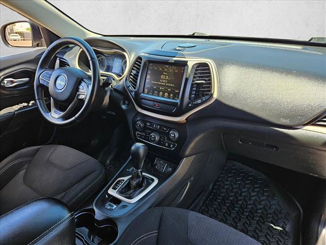Used 2015 Jeep Cherokee Latitude w/ Comfort/Convenience Group AWD/4WD image 26