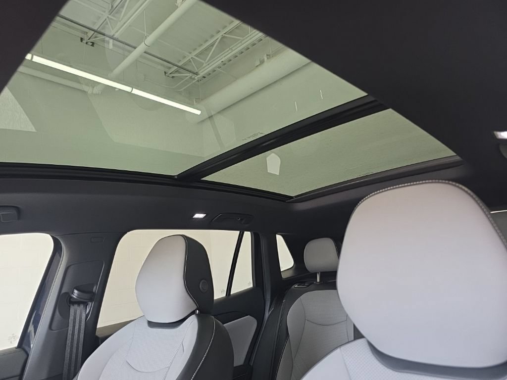 New 2026 Volkswagen Tiguan SE R-Line AWD/4WD image 47