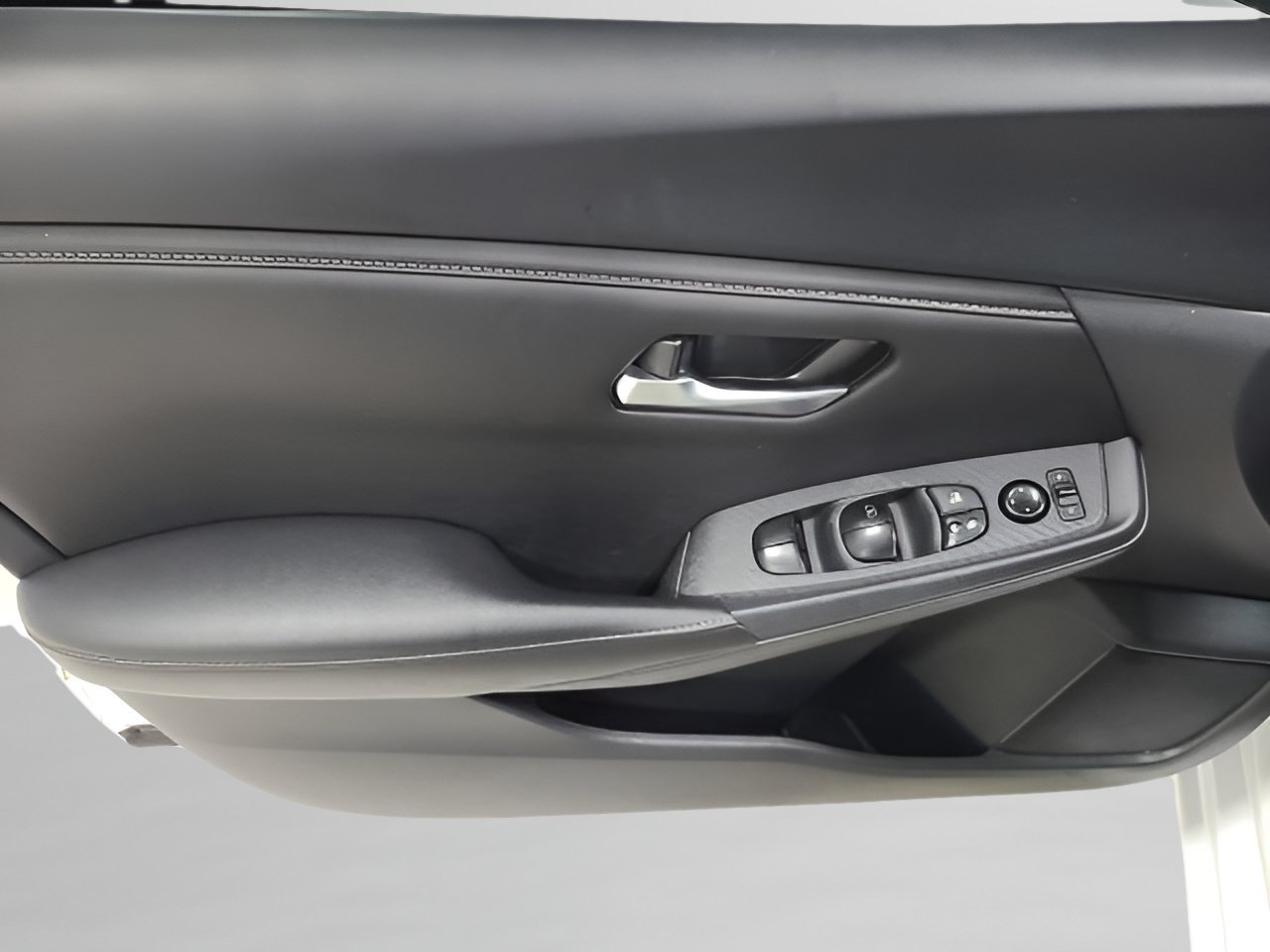 Used 2024 Nissan Sentra SV FWD image 20