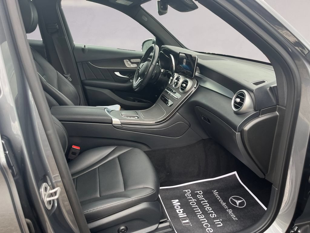 Used 2022 Mercedes-Benz GLC 300 4MATIC image 15