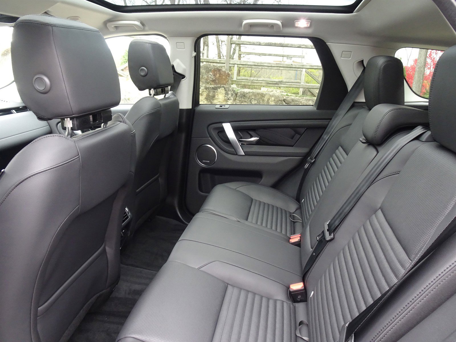 New 2025 Land Rover Discovery Sport S image 17