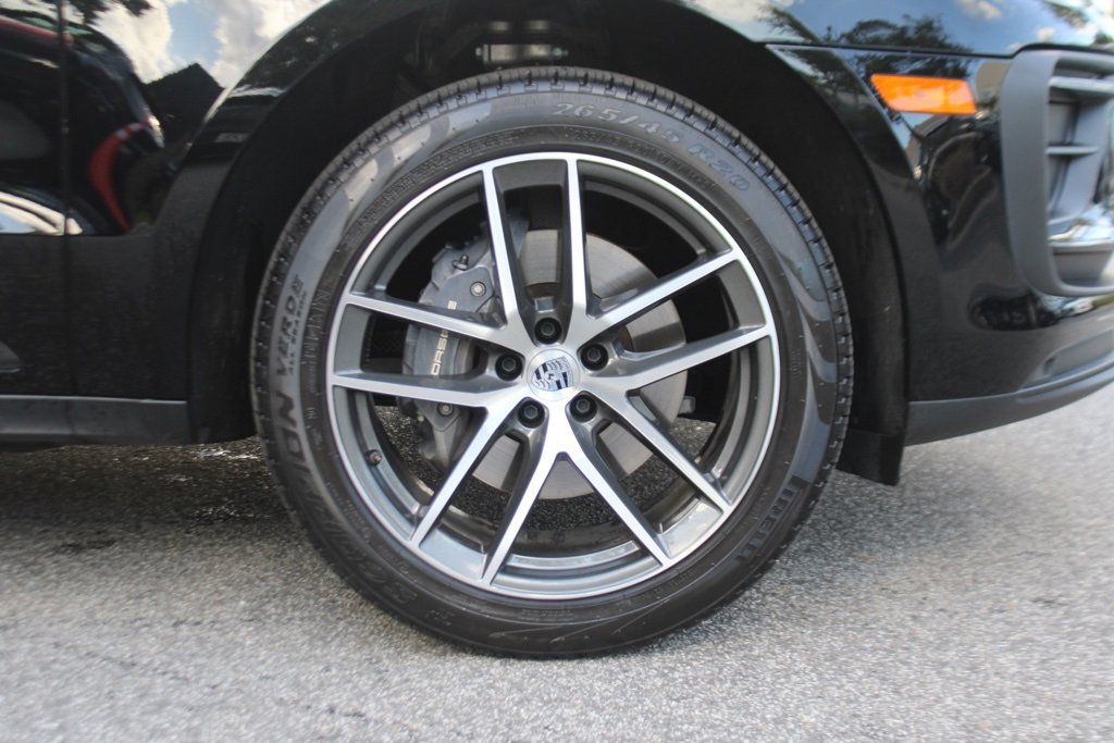 Used 2025 Porsche Macan image 16