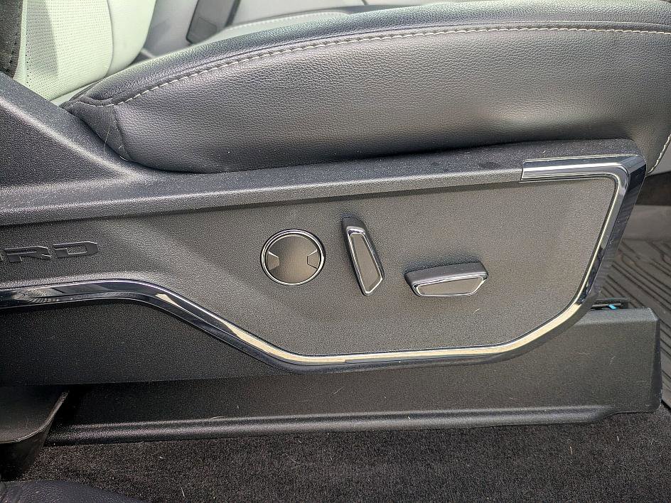 Used 2021 Ford F150 Lariat w/ Equipment Group 502A High image 29