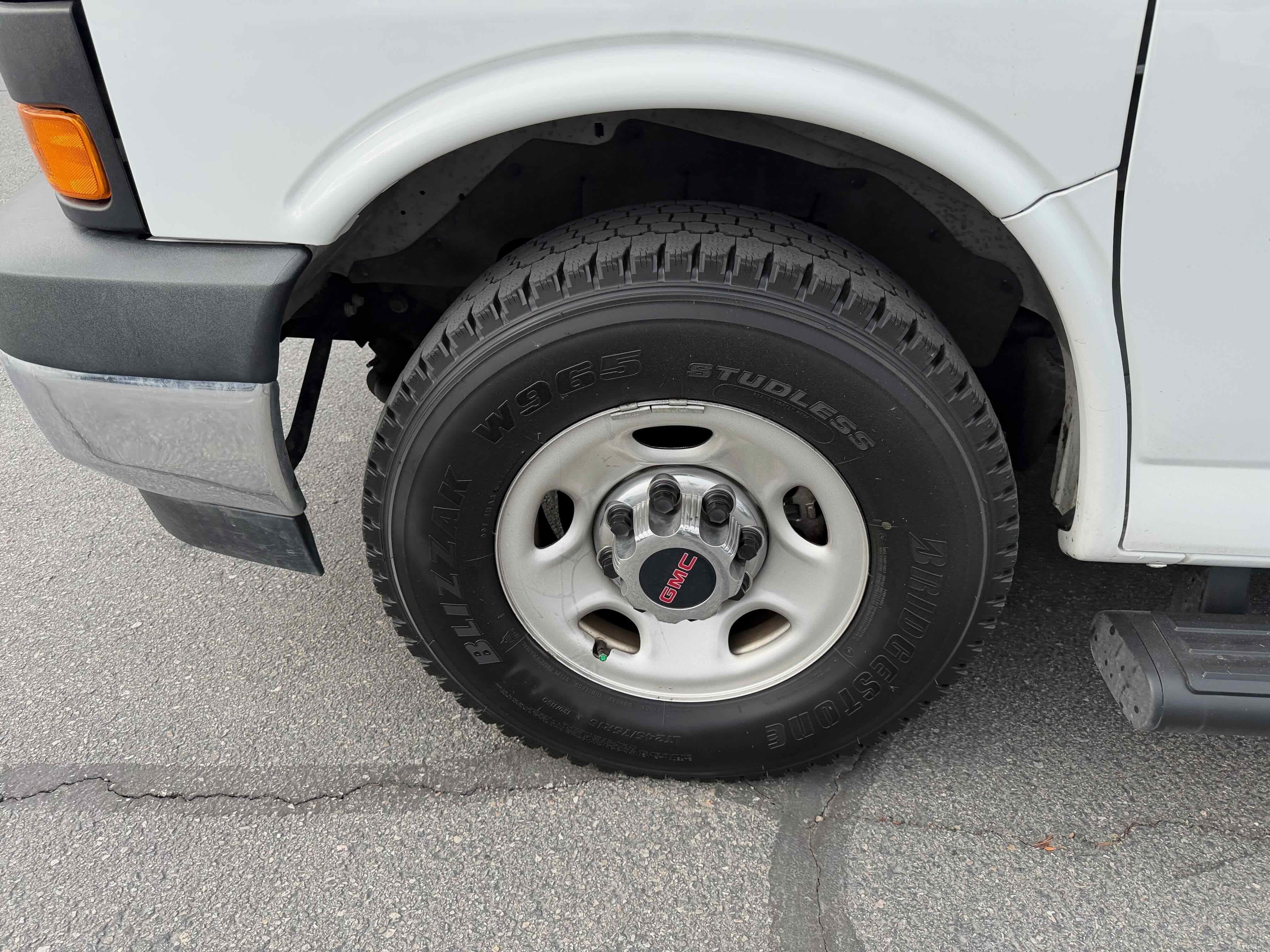 Used 2023 GMC Savana 2500 w/ Driver Convenience Package image 14