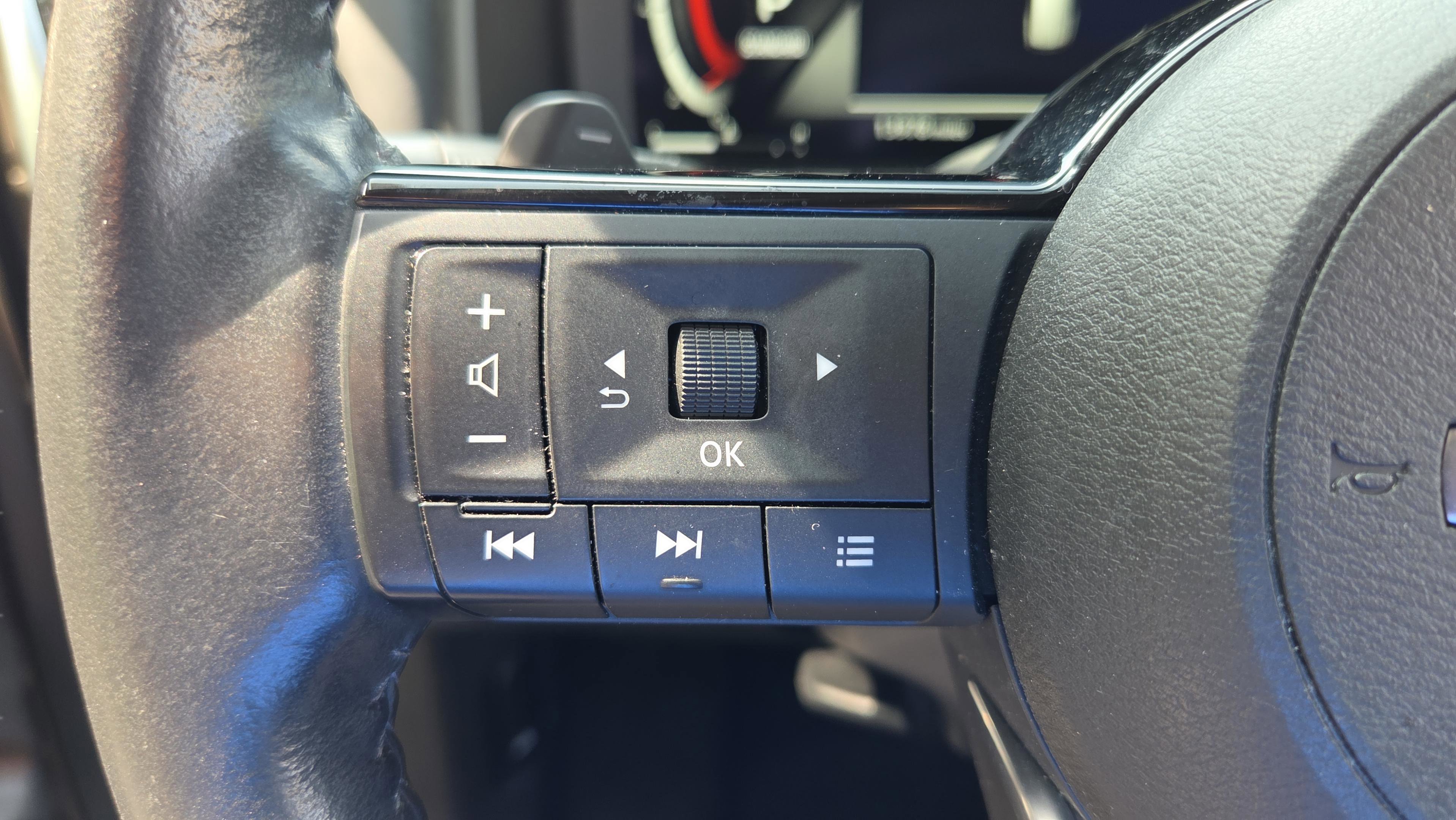 Used 2023 Nissan Rogue Platinum w/ Platinum Premium Package FWD image 25