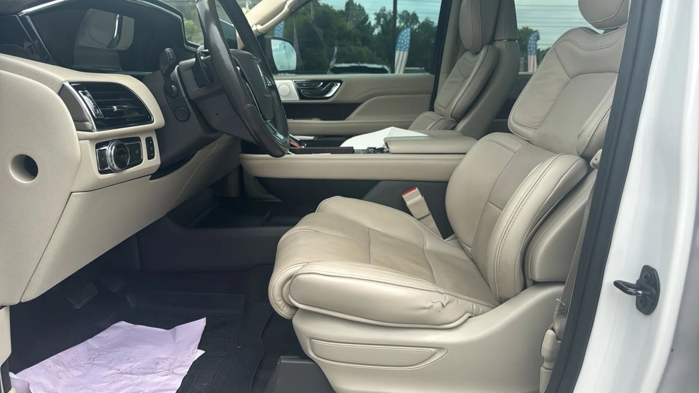 Used 2019 Lincoln Navigator Reserve AWD/4WD image 26