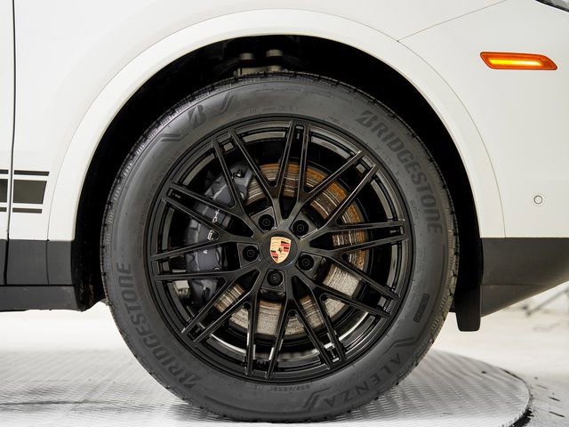 Certified 2025 Porsche Cayenne image 28