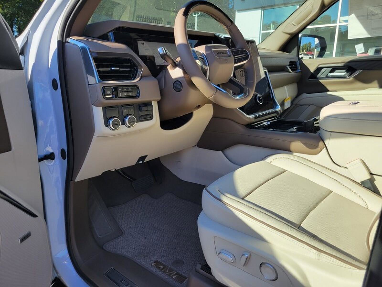 New 2026 GMC Yukon XL Denali w/ Denali Reserve Package image 21