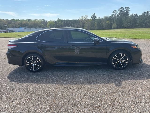 Used 2018 Toyota Camry SE image 7