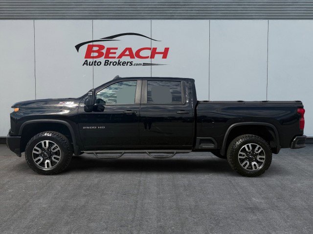 Used 2024 Chevrolet Silverado 2500 Custom w/ Custom Value Package image 9